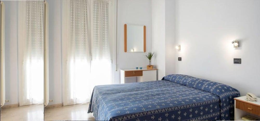 Hotel Kadett Rimini Kültér fotó