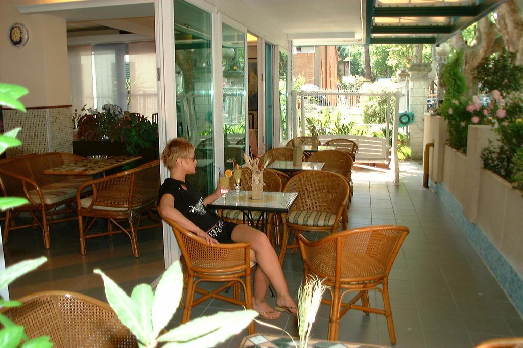 Hotel Kadett Rimini Kültér fotó