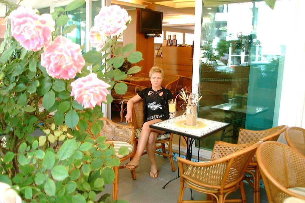 Hotel Kadett Rimini Kültér fotó
